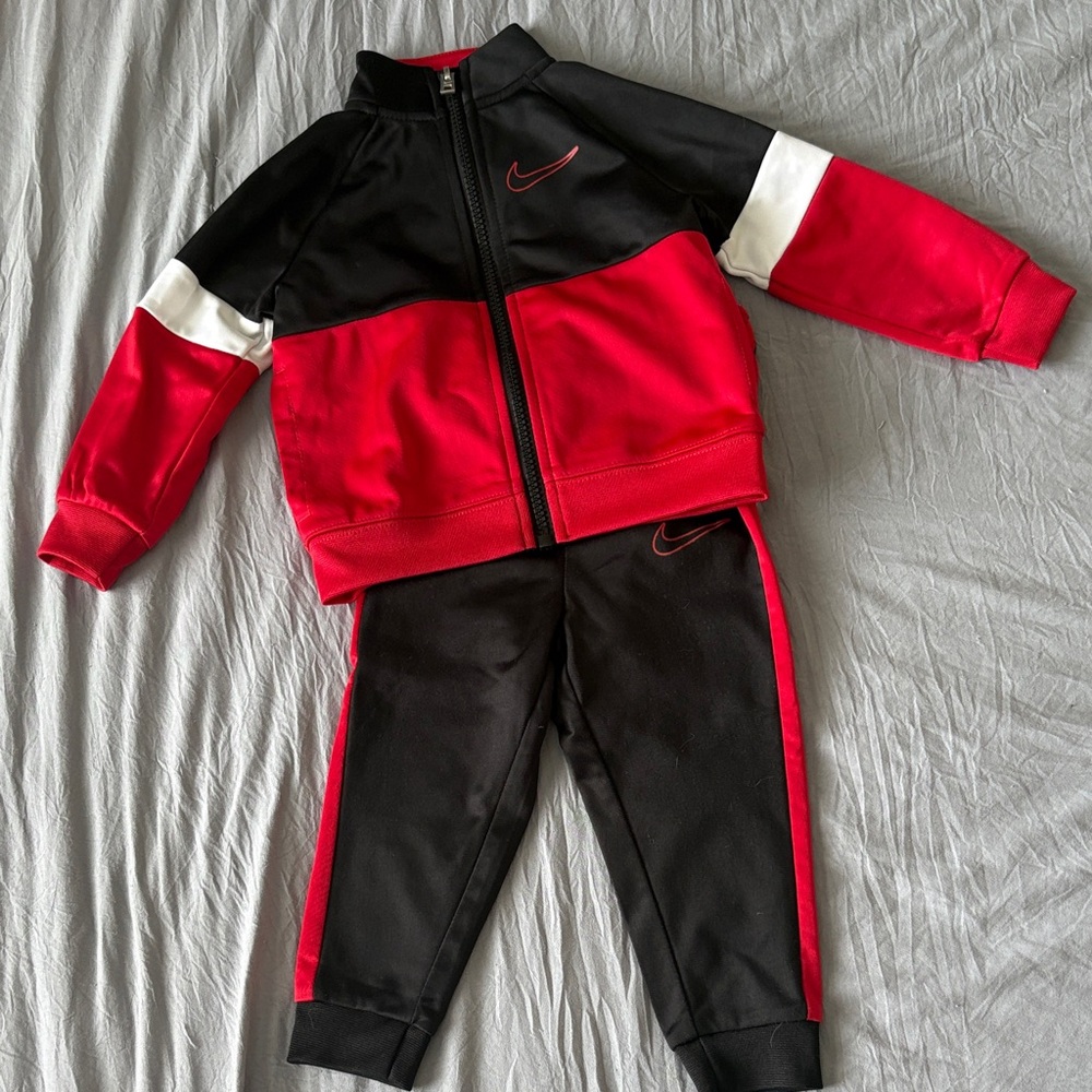 Nike Red and Black Set of Joggers & Sweatshirt